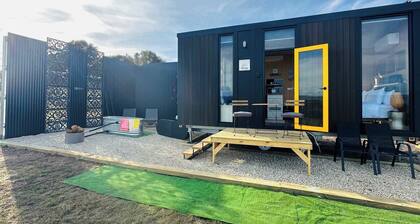 Dunalley Bay Beachfront Retreat by Tiny Away