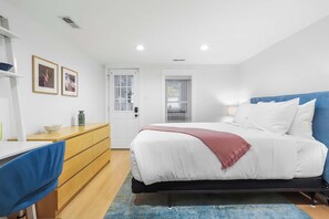1 habitación, escritorio, tabla de planchar con plancha y wifi 