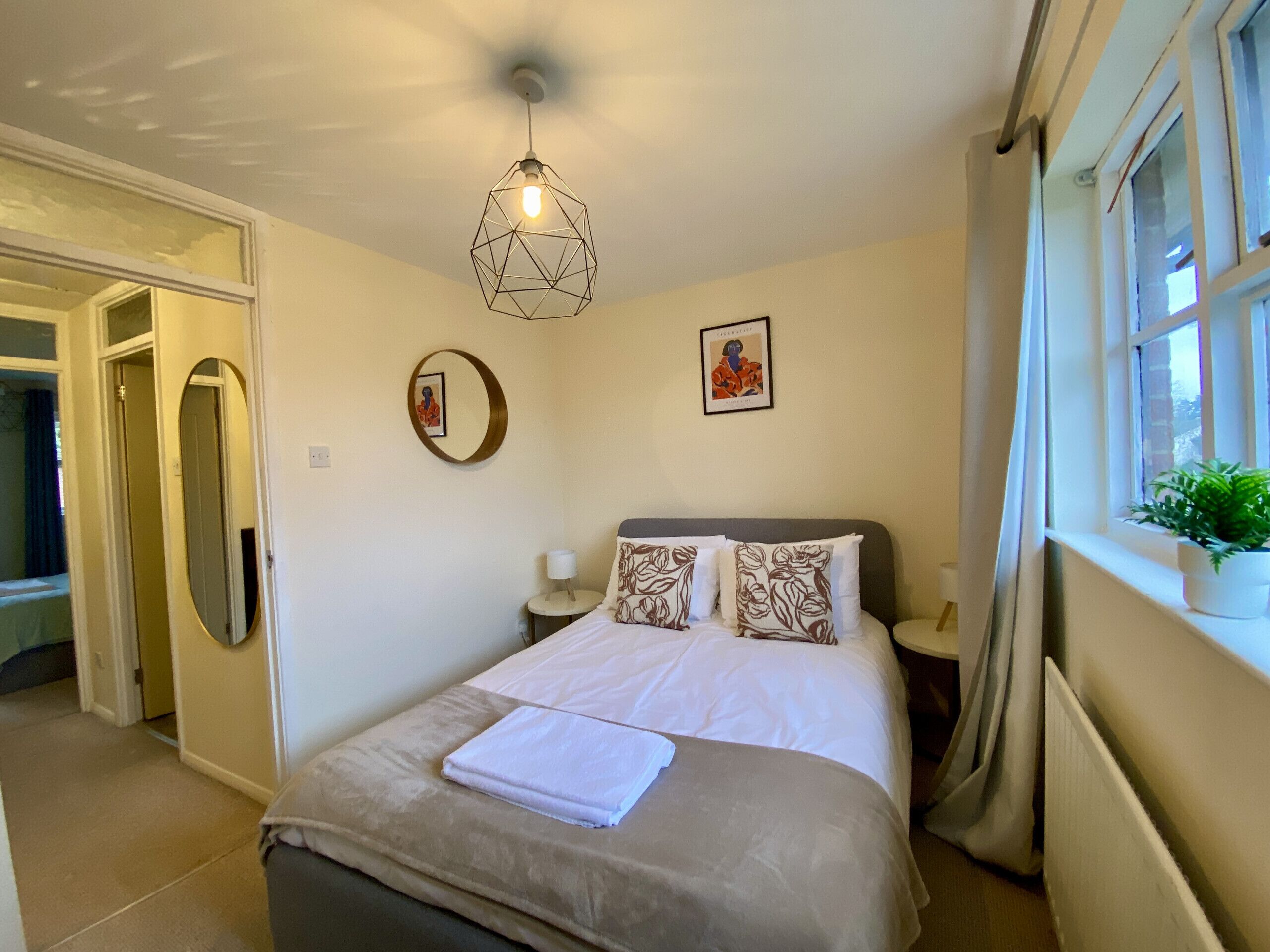 2 chambres, fer et planche à repasser, Wi-Fi gratuit, draps fournis