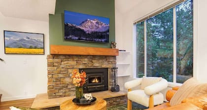 Mt. Baker Luxe Condo | Fireplace, Sleeps 5,Dogs OK