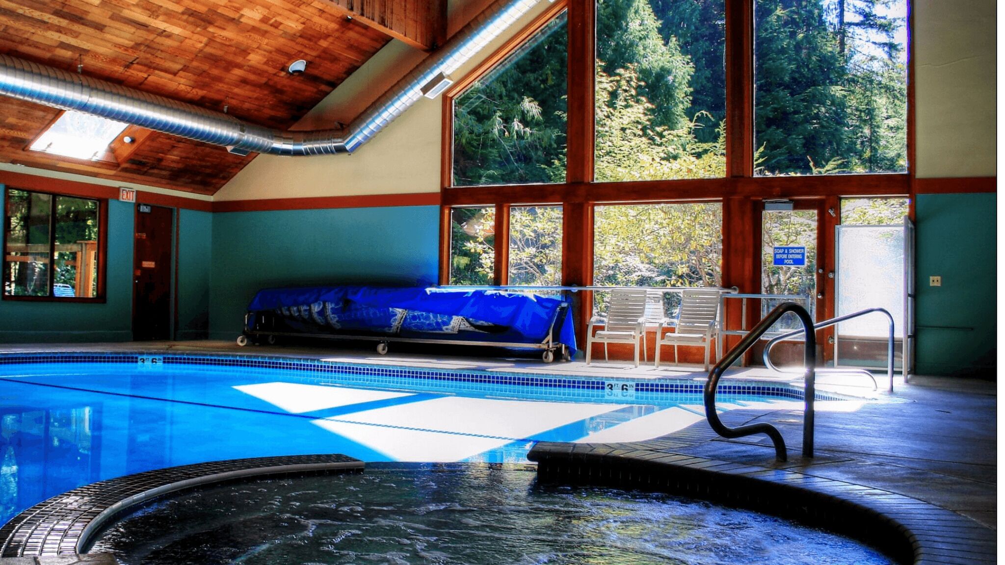 Indendørs pool, opvarmet pool