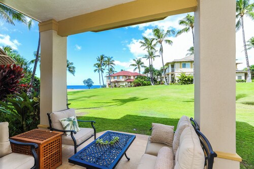 Kai Lani 3D Oceanfront ground floor with direct access to the beach