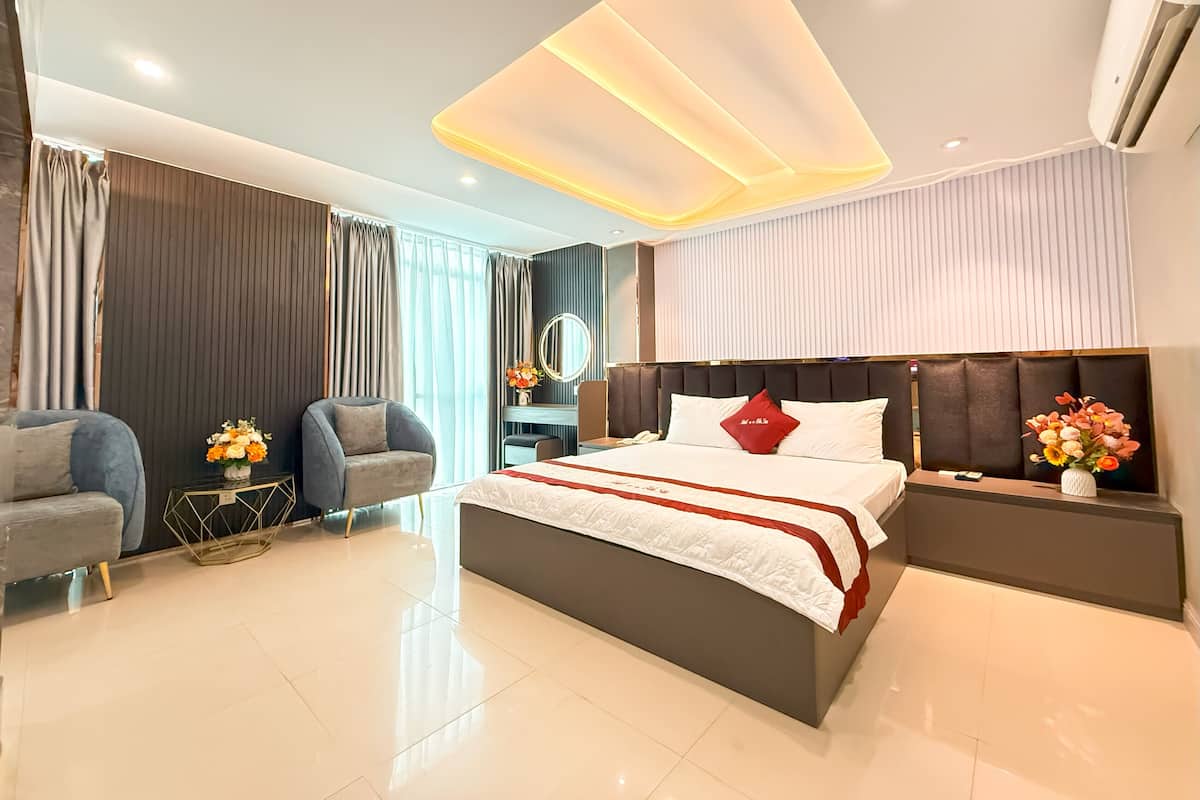 Suite Double Room City View with Bathtub