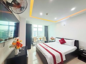 Superior Double Room, City View | Desk, free WiFi - Bien Sao Hotel Duong Quang Ham (Ho Chi Minh)