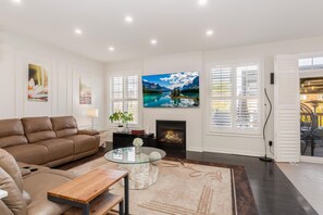 TĂ©lĂ©viseur connectĂ©, foyer, Ă©cran dâordinateur, imprimante