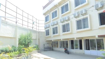 Bãi đậu xe tự phục vụ miễn phí