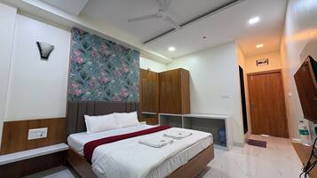 Deluxe Room | Free WiFi, bed sheets
