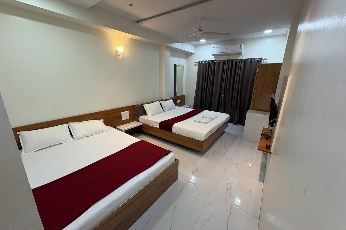 Family Room | Free WiFi, bed sheets