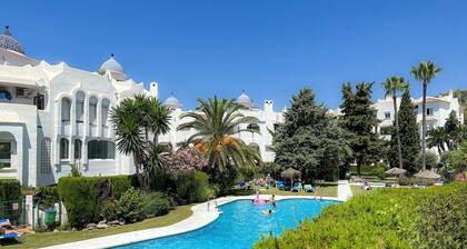 1 Bedroom Condo in Calahonda. Close to the Beach and Amenities.