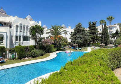 1 Bedroom Condo in Calahonda. Close to the Beach and Amenities.