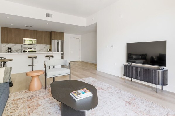 Télévision, chaîne hi-fi