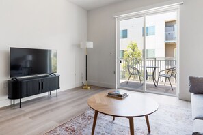 Télévision, chaîne hi-fi