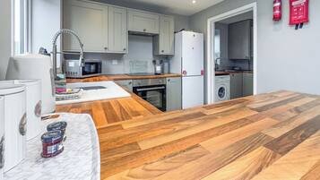 Lave-vaisselle, chaise haute