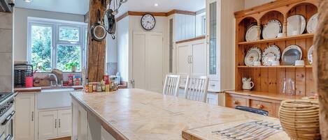 Dishwasher, high chair