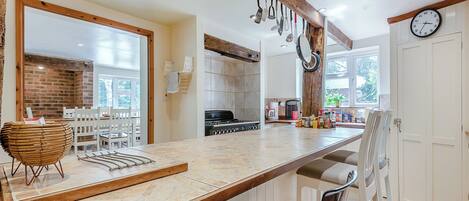 Dishwasher, high chair