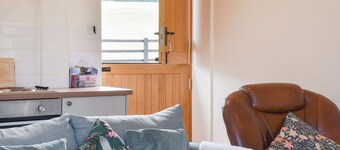 Pheasant Pens 1 - UK50187