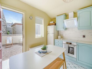Private kitchen - 3 bedroom accommodation in Fraserburgh (Fraserburgh)