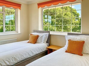 4 bedrooms, free WiFi