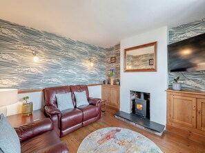 Fireplace - 4 bedroom accommodation in Braunton (Braunton)