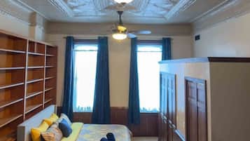 2 habitaciones, tabla de planchar con plancha, cuna de viaje y wifi