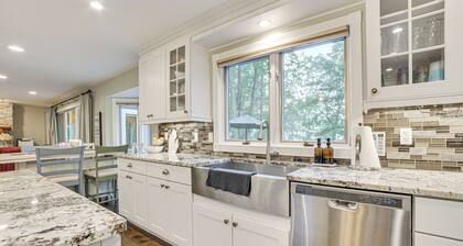 Sunroom, Dining Pavilion & More: Gem on Burt Lake!