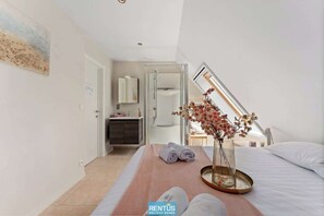 5 habitaciones, escritorio, cuna de viaje y wifi