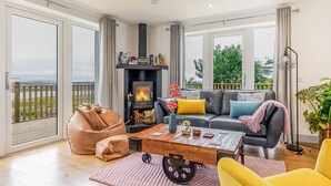 TV, fireplace - 2 bedroom accommodation in Achmore (Achmore)