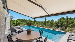 Pool - Villa Flores by Villas Guide (Frata)