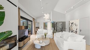 TV - Villa Flores by Villas Guide (Frata)