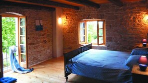 5 camere, ferro/asse da stiro, Wi-Fi gratuito, lenzuola