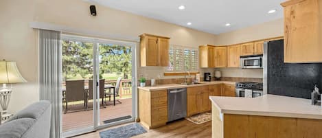 Fridge, microwave, stovetop, dishwasher