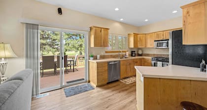 Stone Ridge: Great for families and golf trips!