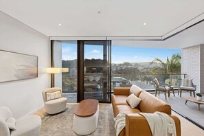 TV - Avoca Sol by Coast Hosting (Avoca Beach)