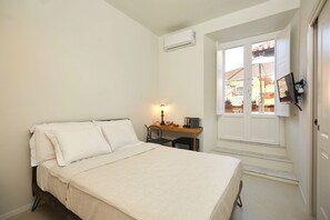 Double Room Single Use, City View