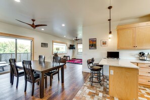 Interior - 5 Mi to Arches NP: Canyon-View Hideaway w/ Deck! (Moab)