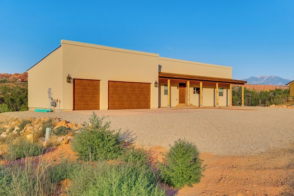 Moab Vacation Rental | 2BR | 2BA | 2 Steps to Enter | 1,600 Sq Ft