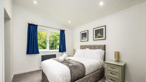 Cottage - Paddock Lodges Deluxe 2 Bed Chalet (Perth)