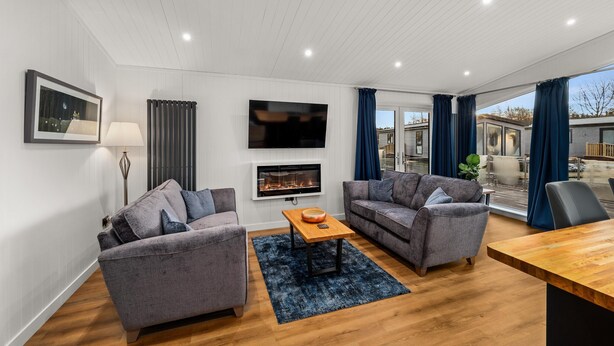 Cottage | Living room - Paddock Lodges Deluxe 2 Bed Chalet (Perth)