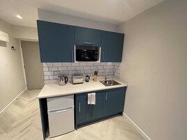 Superior Room, 1 Double Bed (Double Studio) | 1 bedroom, in-room safe, desk, iron/ironing board