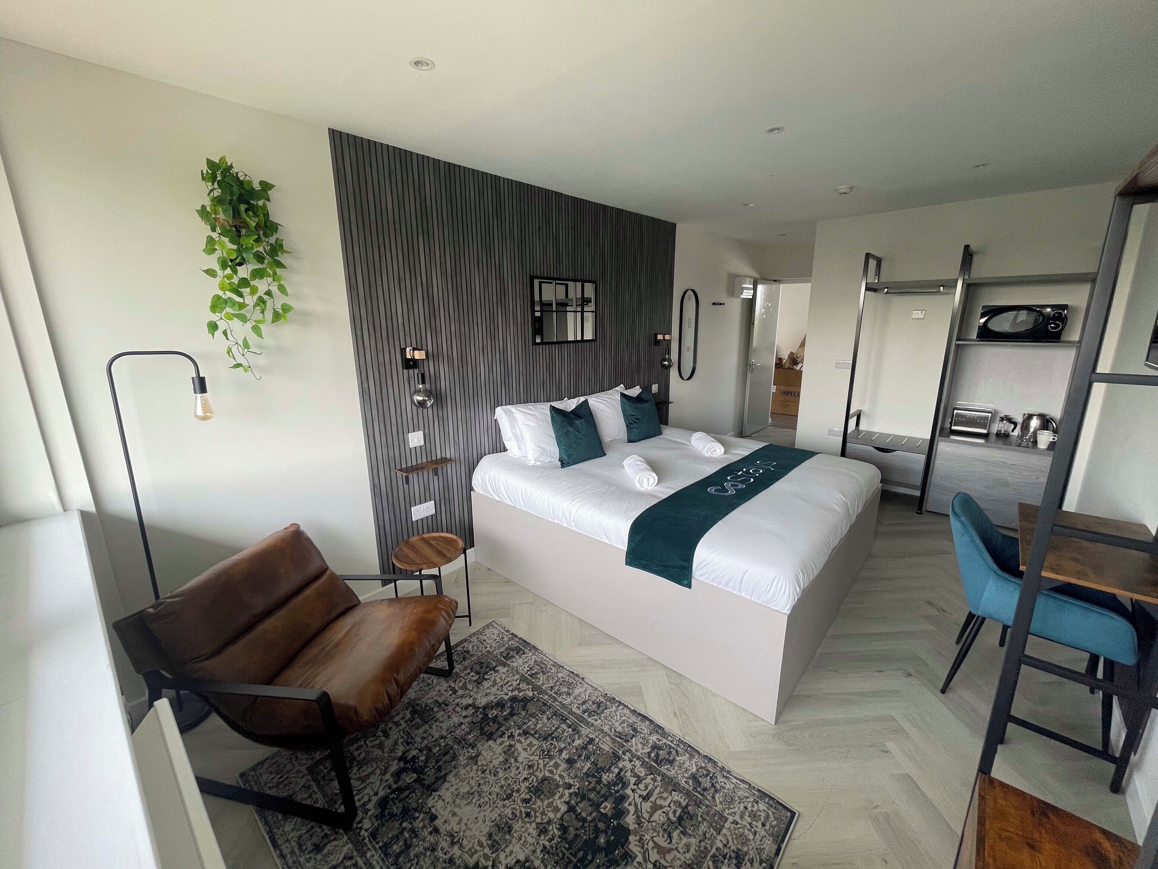 Standard Room, 1 Double Bed (Double Studio) | 1 bedroom, in-room safe, desk, iron/ironing board