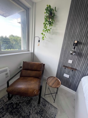 Standardzimmer, 1 Doppelbett (Double Studio) | 1 Schlafzimmer, Zimmersafe, Schreibtisch, Bügeleisen/Bügelbrett