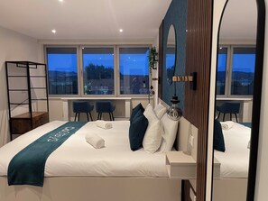 Superior Room, 1 Double Bed (Double Studio) | 1 bedroom, laptop workspace, iron/ironing board