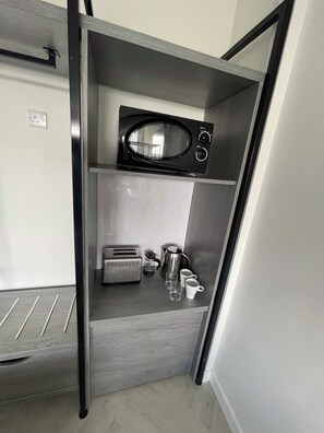 1 bedroom, in-room safe, desk, iron/ironing board
