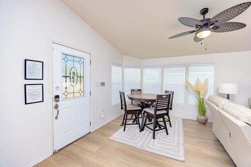 Stylish Lake Havasu Getaway – Steps to Windsor Beach & Boat Launch