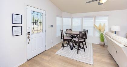 Stylish Lake Havasu Getaway – Steps to Windsor Beach & Boat Launch