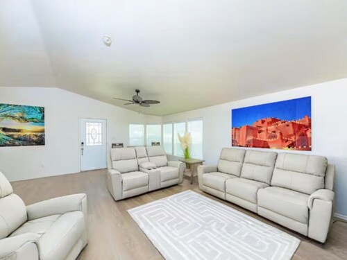 Stylish Lake Havasu Getaway – Steps to Windsor Beach & Boat Launch