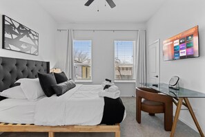 4 室のベッドルーム、アイロン / アイロン台、旅行用ベビーベッド、WiFi (無料)