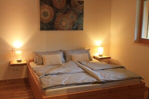 1 bedroom, bed sheets