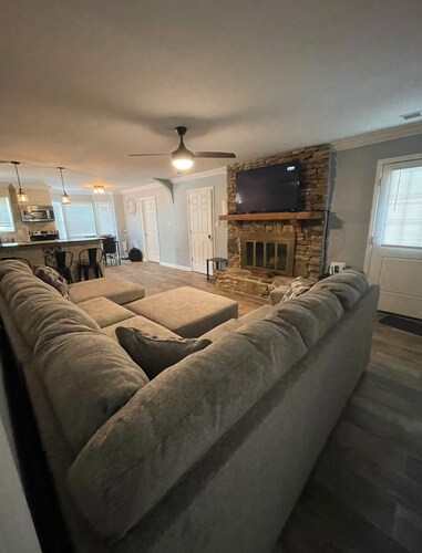 Charming 3-bedroom house with WiFi and AC in Birmingham