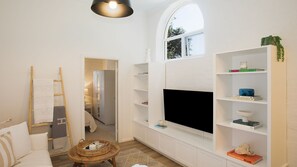 2 Schlafzimmer, Schreibtisch, Bügeleisen/Bügelbrett, kostenloses WLAN